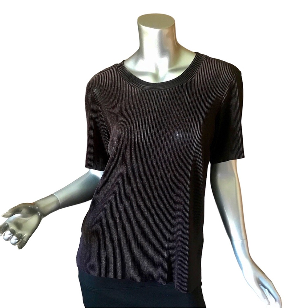 Jaclyn Smith Women’s Small Black Plisse Satin Stretchy Blouse Short Sleeve Top